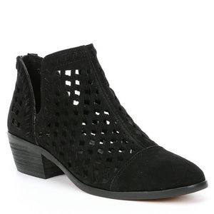 Vince Camuto Phortiena Suede Bootie *Black* 5M